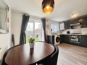 Kitchen diner- click for photo gallery